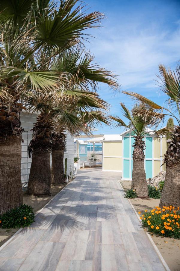 Hotel Embassy Riccione Exterior foto