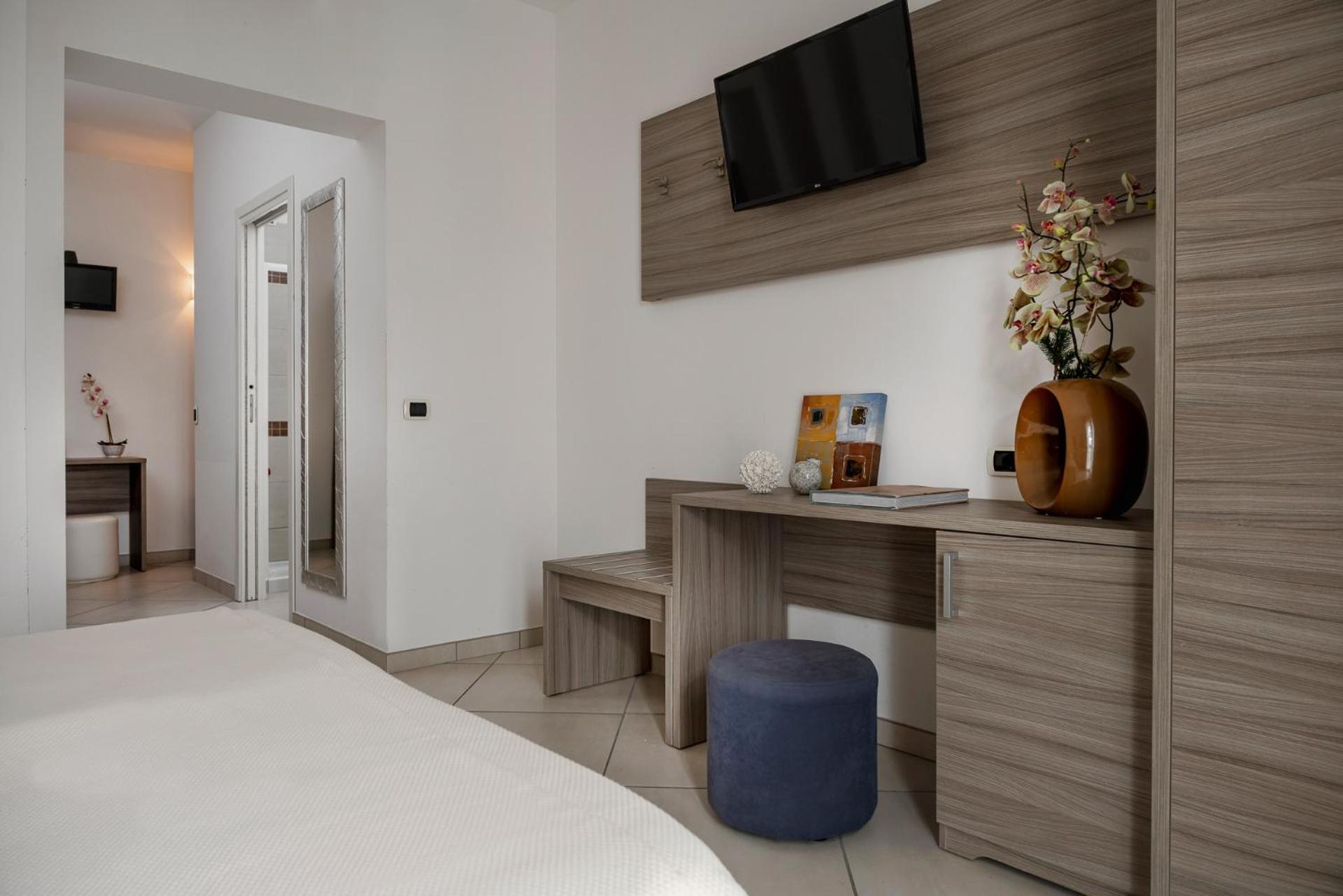 Hotel Embassy Riccione Exterior foto
